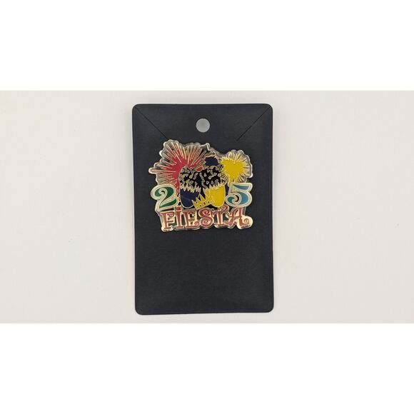 Vintage 2005 San Antonio Fiesta Medal Pin - Picture 1 of 1